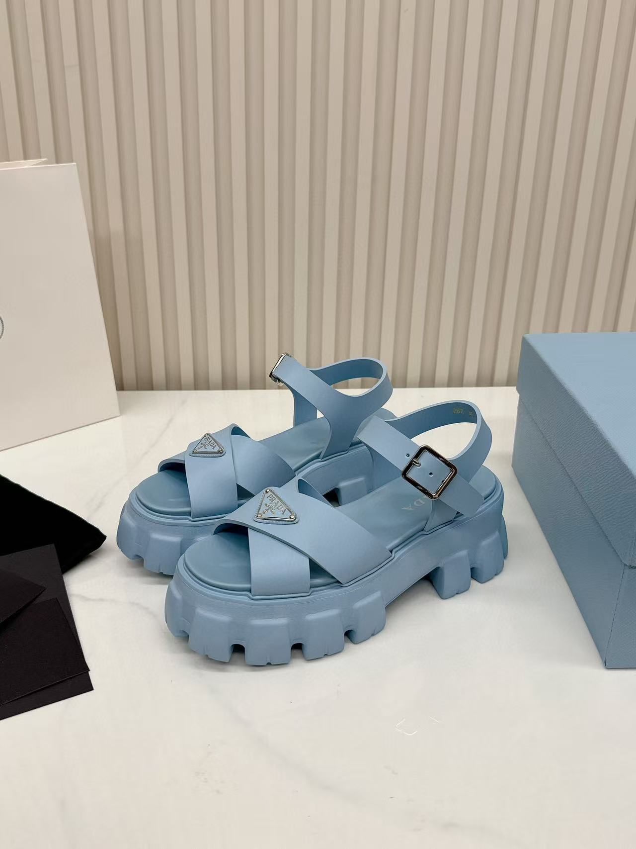 Prada Slippers Women(AAA)-020