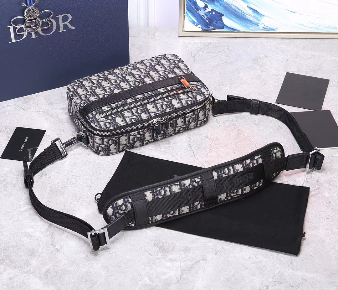 Dior Handbags AAA(Men)-010