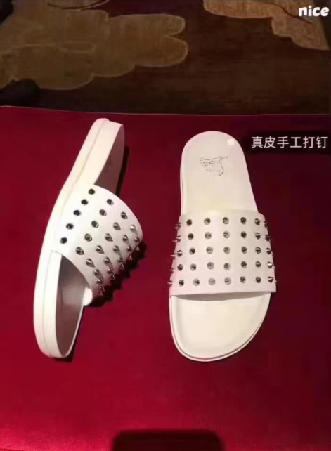 Christian Louboutin Slippers(AAA)-001