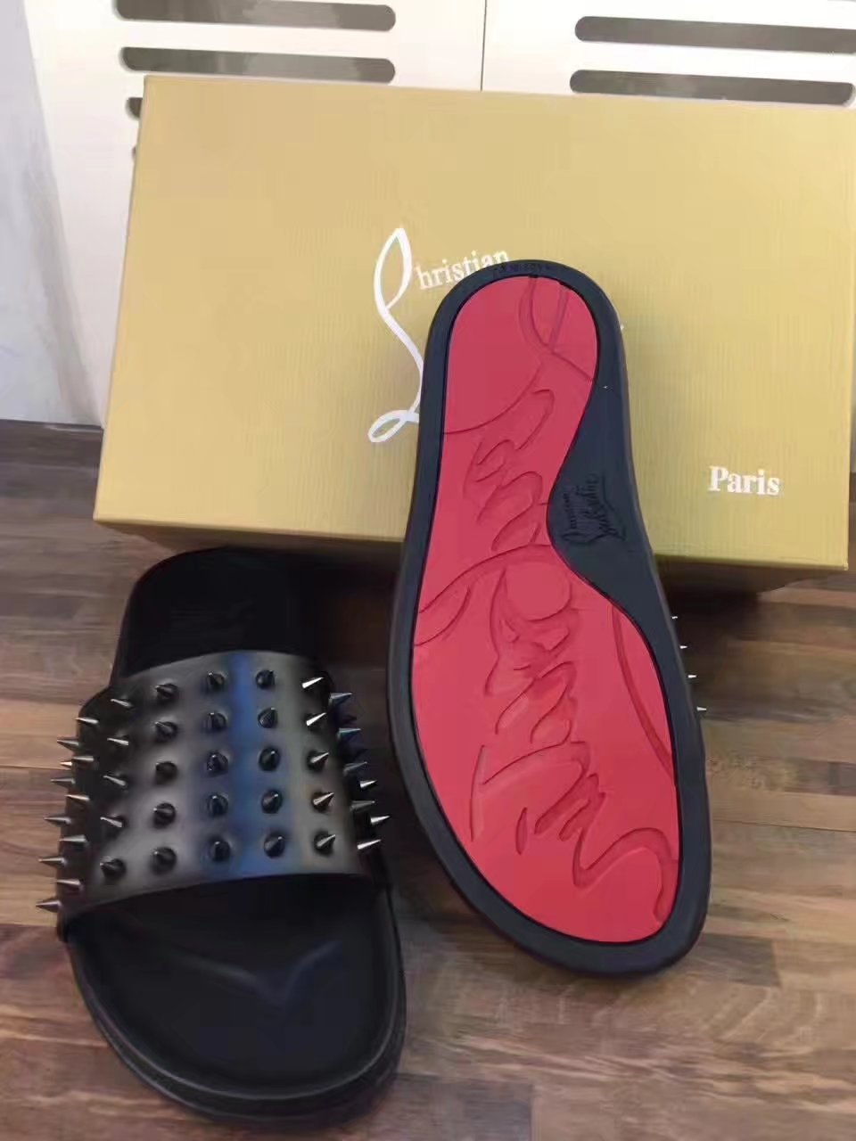 Christian Louboutin Slippers(AAA)-005