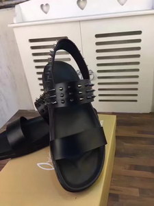 Christian Louboutin Slippers(AAA)-003