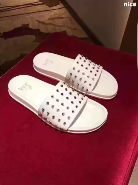 Christian Louboutin Slippers(AAA)-001